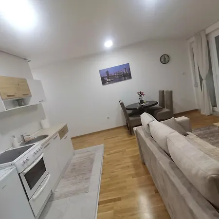 Διαμέρισμα Stan Na Dan Lux *