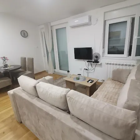 Stan Na Dan Lux Διαμέρισμα Stara Pazova